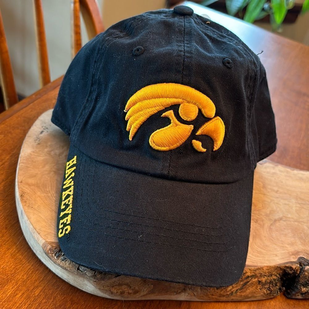 NEW Hawkeyes Ball Cap